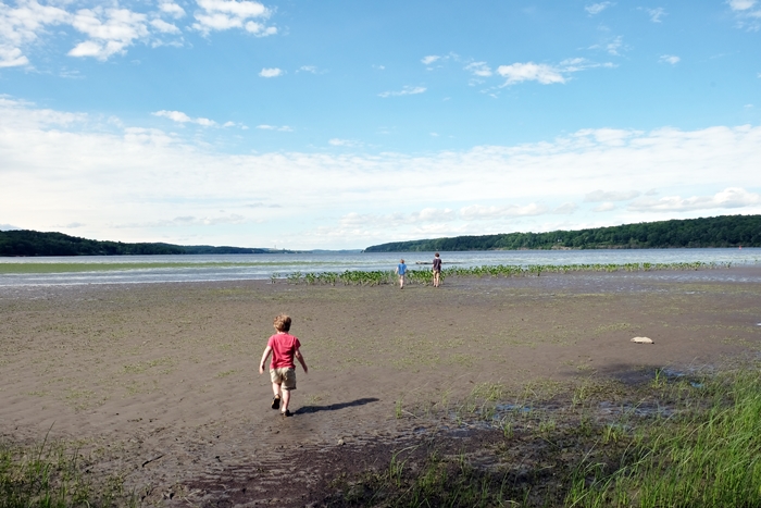 hudson river at saugerties lighthouse