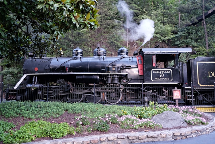 dollywood train