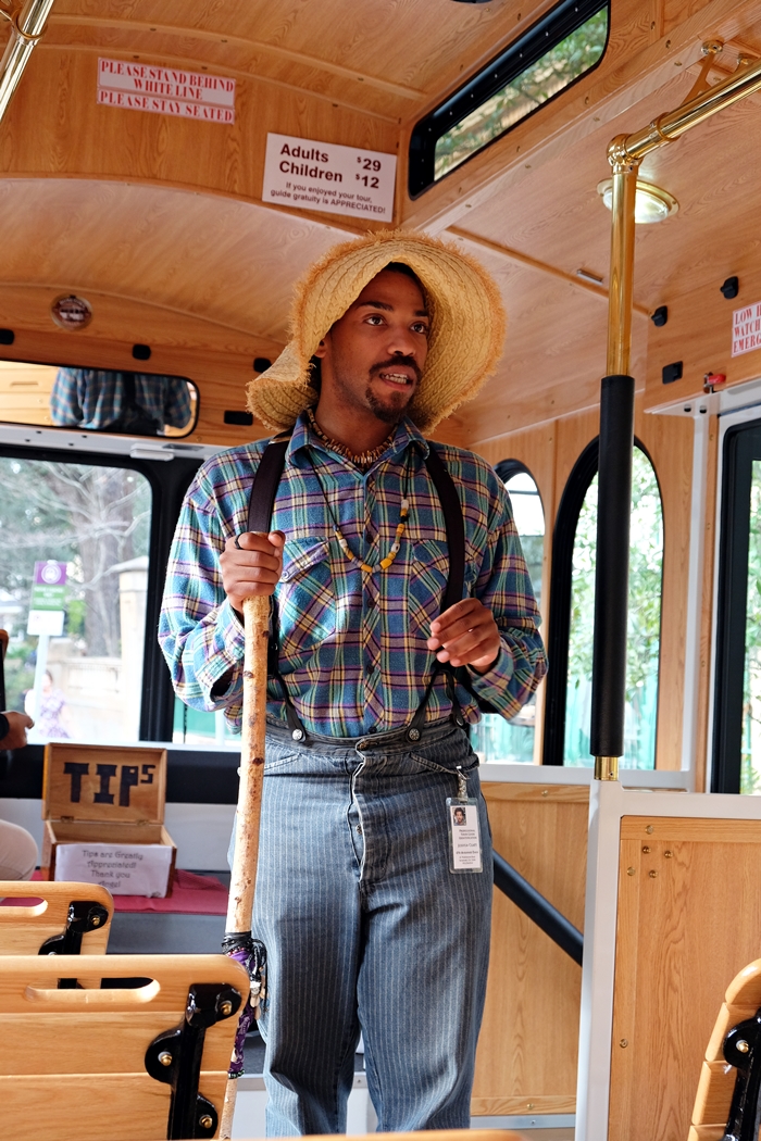 costumed characters on Old Savannah Tours