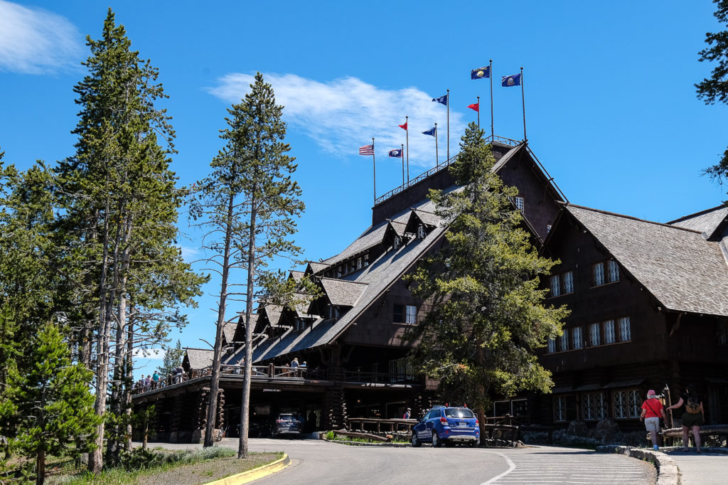 old faithful inn, Yellowstone