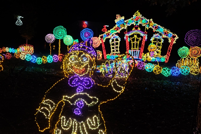 Enchanted Garden Of Lights Rock City Boxy Colonial On The Road